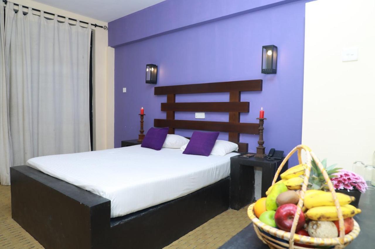 Dampe Resort Piliyandala Esterno foto
